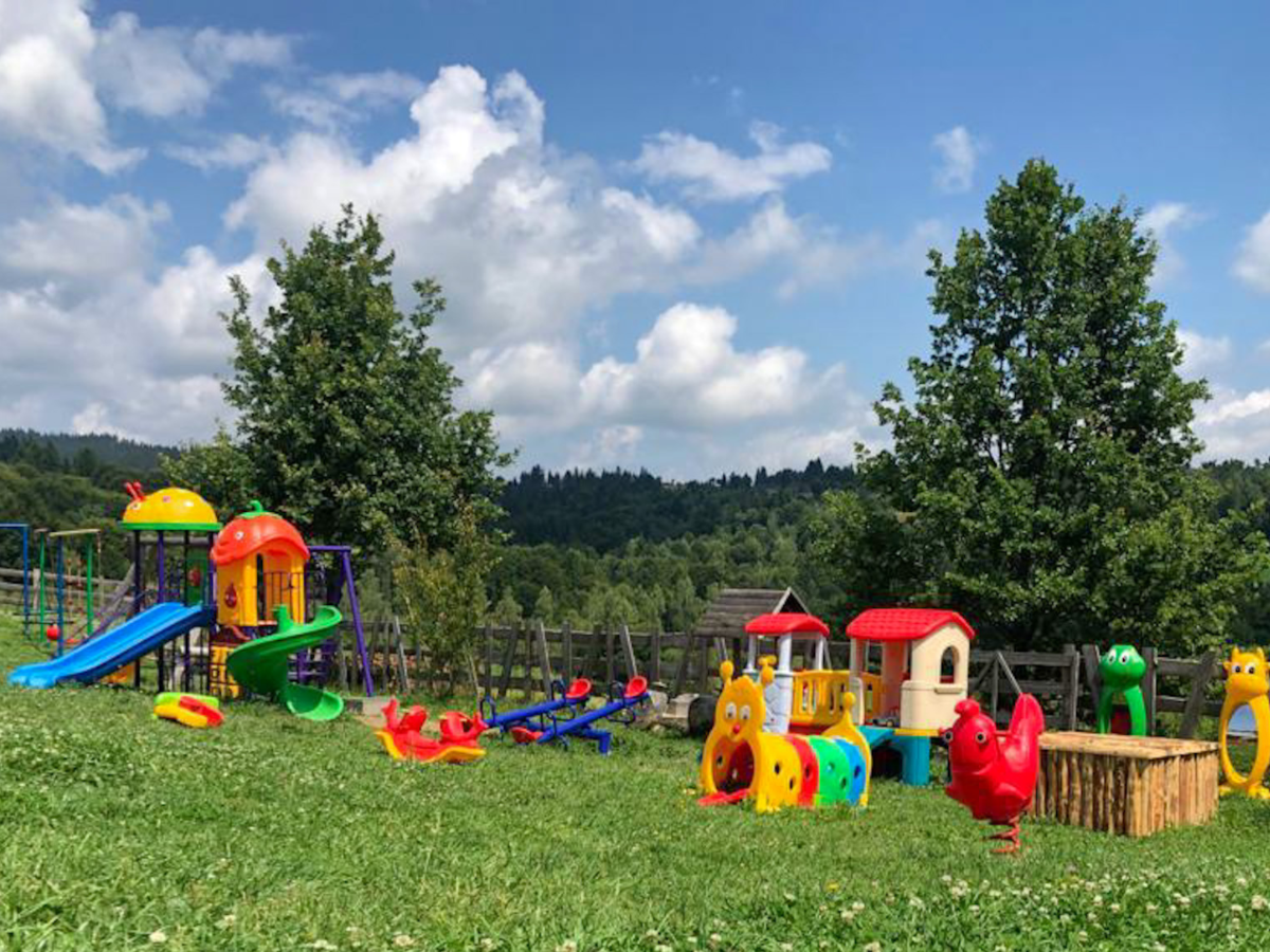 Loc de joacă exterior