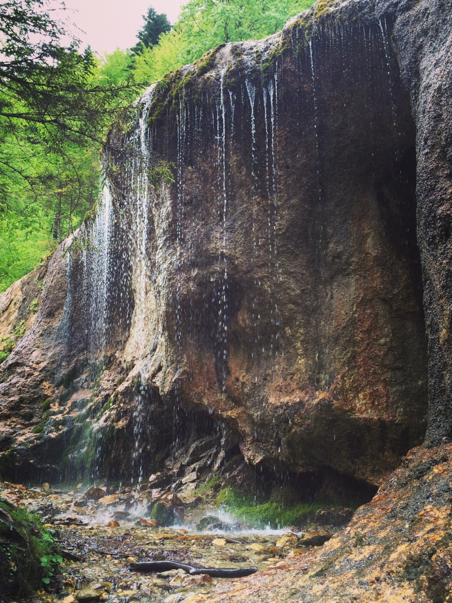 Cascada Urlătoare, obiectiv turistic Întorsura Buzăului