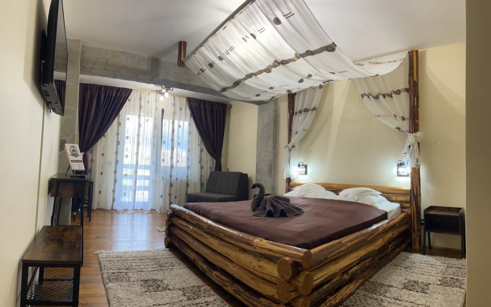 Cameră Dublă Tematică